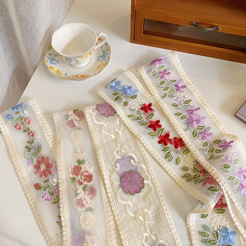 Lace Ribbon Trim - Ruban de fleurs brodé en dentelle,